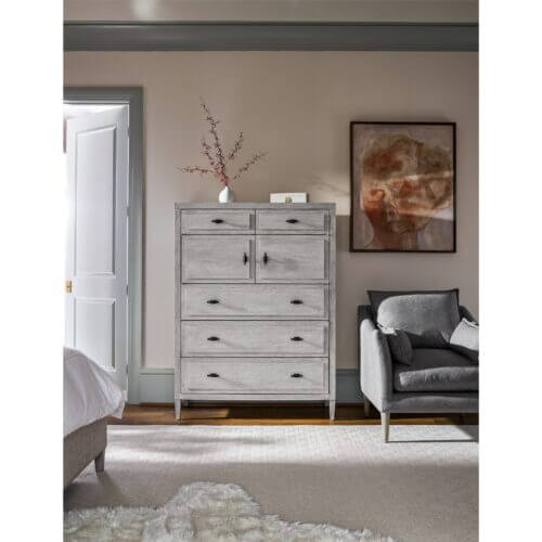 UNIVERSAL FURNITURE 805150 MIDTOWN DRESSING CHEST Mississauga