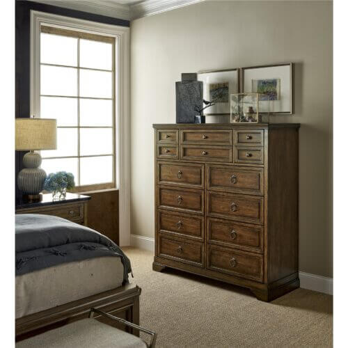 UNIVERSAL FURNITURE 909150 TRADITIONS ARDMORE DRESSING CHEST Winnipeg