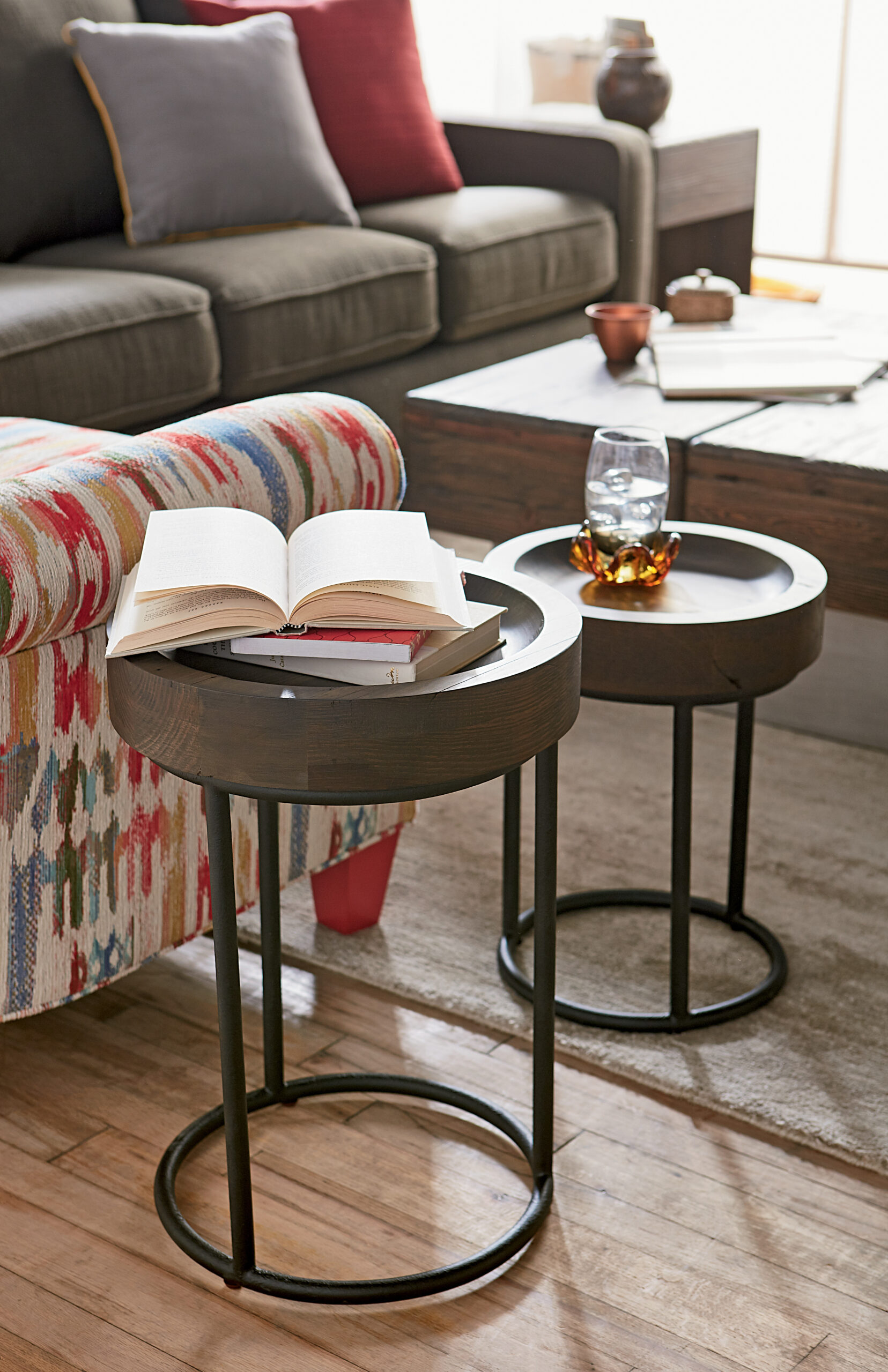HAMMARY SMALL & LARGE TIMBER TRAY TABLE 710920 SET OF TWO Victoria
