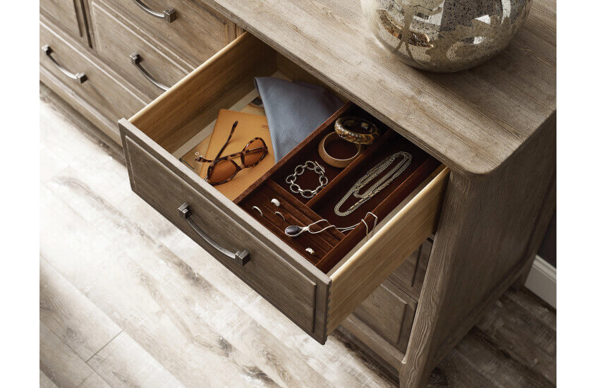 KINCAID URBAN COTTAGE BANCROFT EIGHT DRAWER DRESSER 025-130 brampton