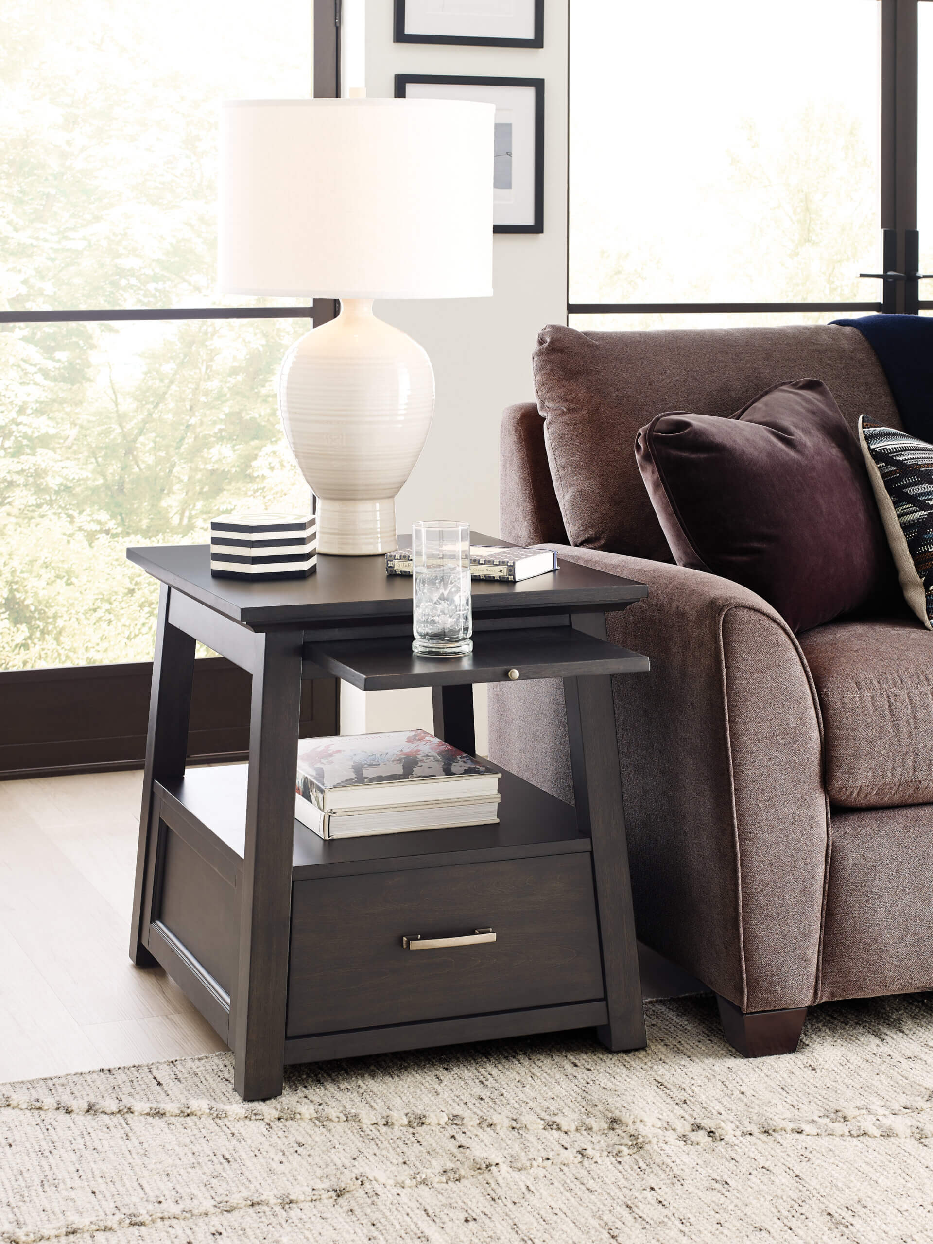 HAMMARY BESSEMER END TABLE 203-915 vaughan