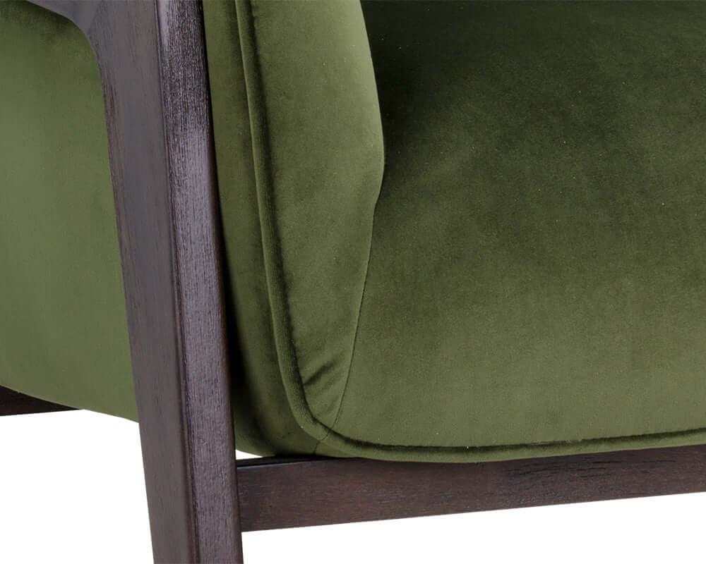 Sunpan Maximus Lounge Chair Moss Green 105409 niagara