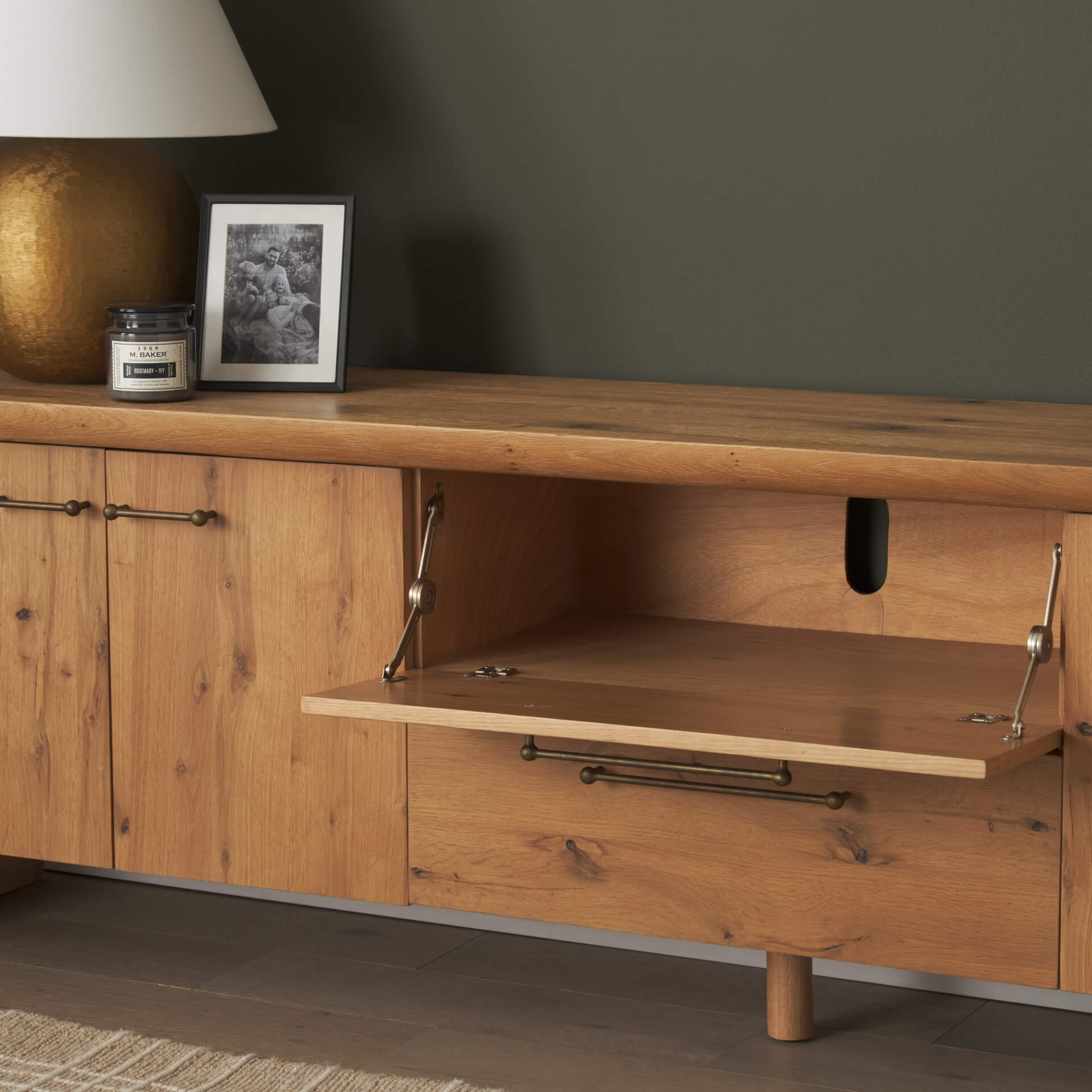 MERCANA BELFORD LIGHT BROWN OAK MEDIA CONSOLE 71230 montreal